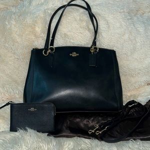 COACH Large Carryall with Wristlet and Strap EUC